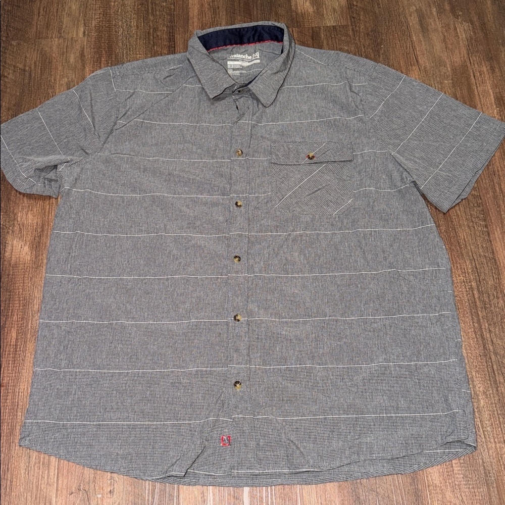 Mens| Avalanche Short Sleeve Button Down Shirt size XL
